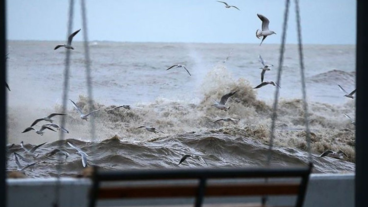 Meteorolojiden yarın için Ege Denizi'nde fırtına uyarısı
