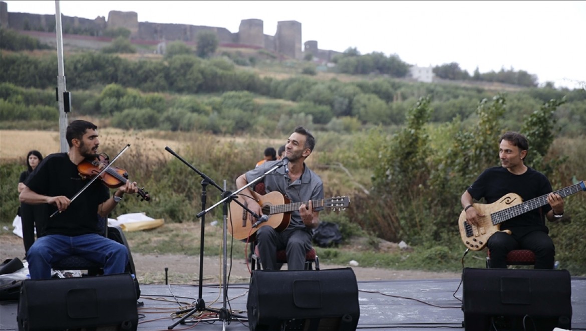 Diyarbakır'da "Hevsel Şenliği" düzenlendi