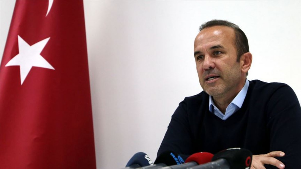 Denizlispor teknik direktör Mehmet Özdilek ile anlaştı