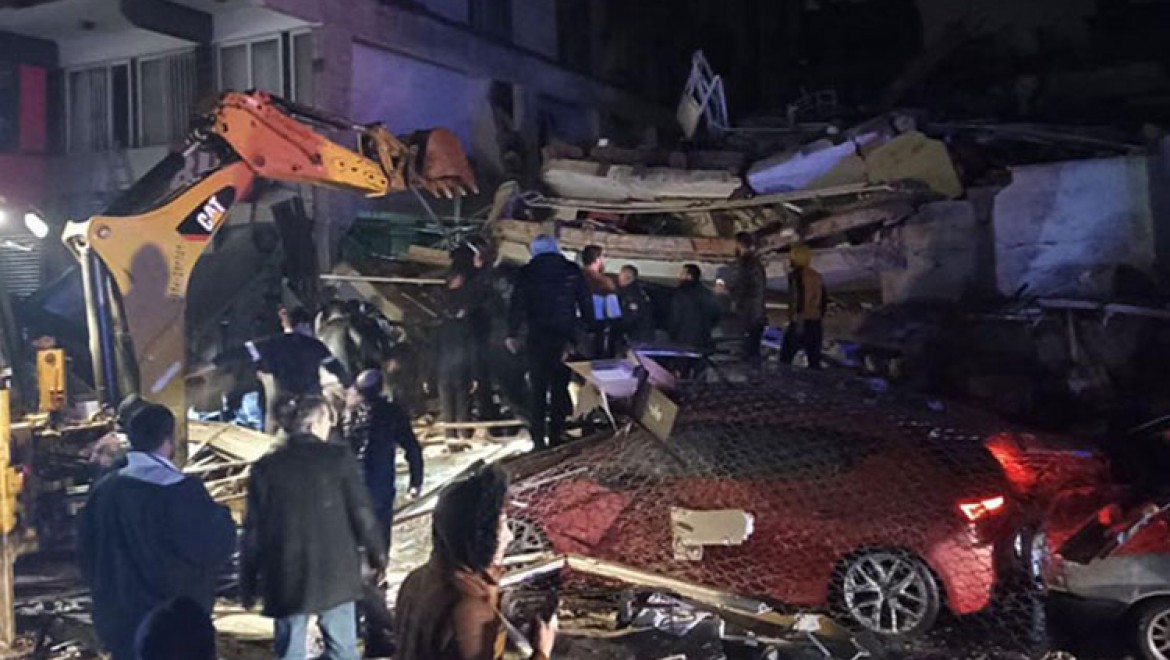 Kahramanmaraş'ta 7,4 ve Gaziantep'te 6,4 büyüklüğünde iki deprem meydana geldi