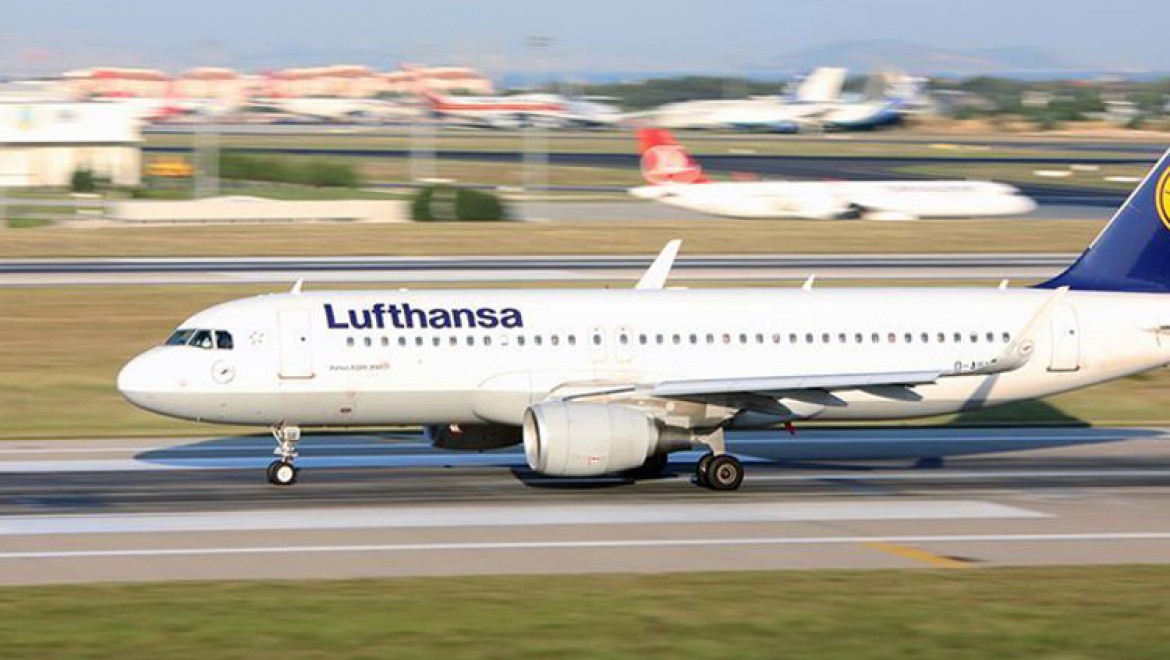 Lufthansa Kahire'ye uçuşları aksıya aldı