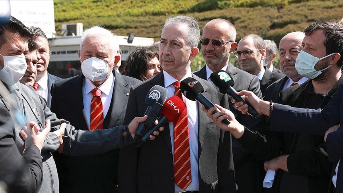 Metin Öztürk Galatasaray Kulübü başkan adaylık dosyasını divan kuruluna verdi