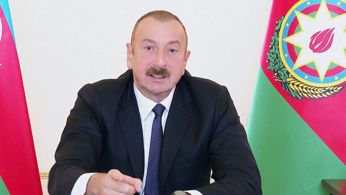 "Tarihi Hudaferin Köprüsü'ne Azerbaycan bayrağı dikildi"