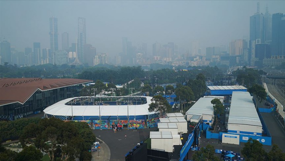Hava kirliliği nedeniyle Avustralya Açık'ta maçlar iki saat ertelendi