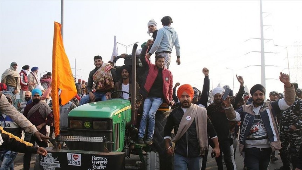 Hindistan'da çiftçiler Yeni Delhi'deki büyük bir otoyolu trafiğe kapatmayı planlıyor
