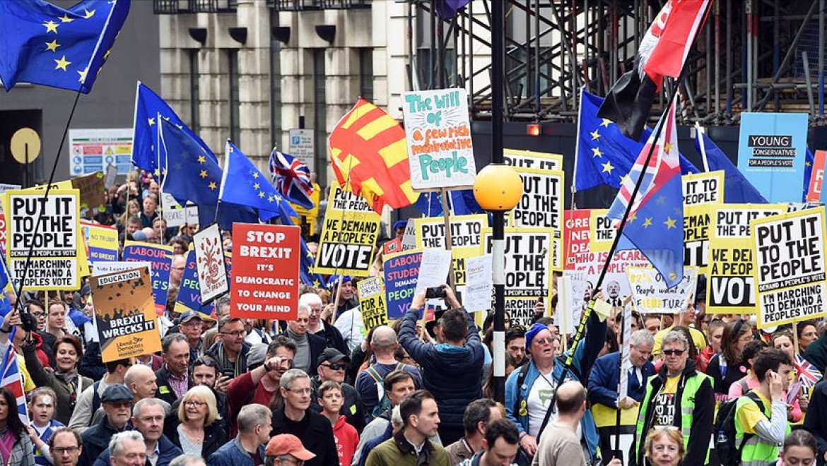 İngiltere'de 1 Milyon Kişi Yeniden Referandum İçin Sokağa Çıktı