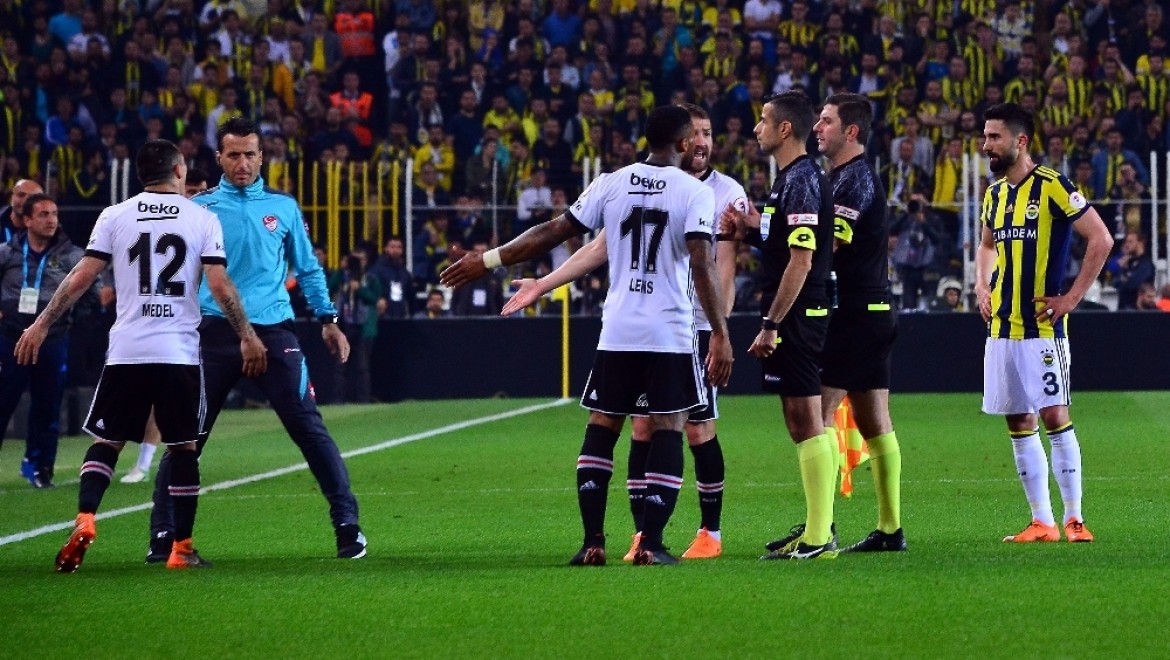 PFDK Olaylı Derbiye Ceza Yağdırdı: Pepe ve Tolga'ya 1 Maç; Fenerbahçe'ye 3 Maç Seyircisiz Oynama