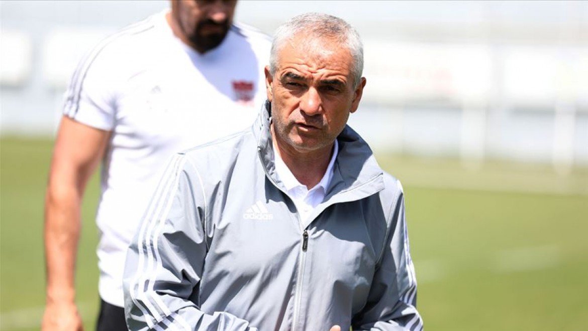 Sivasspor Teknik Direktörü Çalımbay'dan fikstür tepkisi