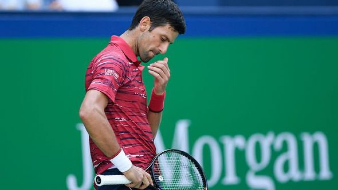 Djokovic Şanghay Masters'a veda etti; 1 numarayı Nadal'a kaptırdı