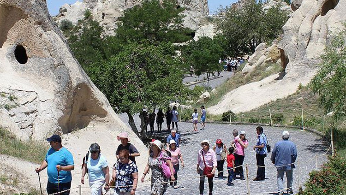 Turist rehberleri Kapadokya için kolları sıvadı