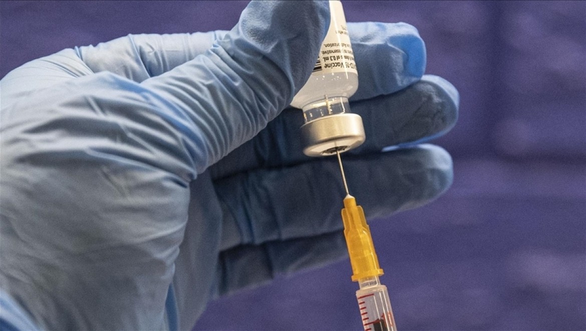 Japonya'da danışman heyet, Kovid-19'a karşı Moderna aşısının 12 yaş ve üzerindekilere vurulmasını onayladı