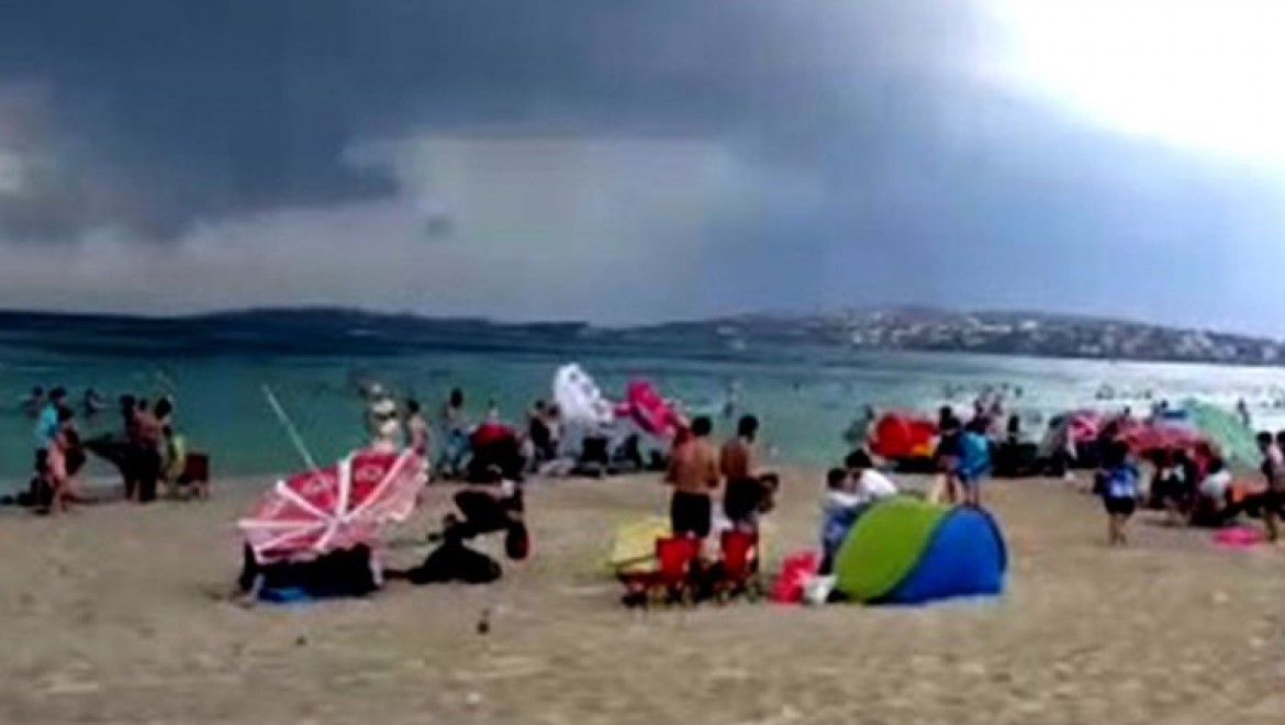 Fırtına, Çeşme plajında paniğe sebep oldu
