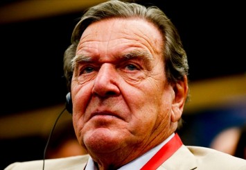 Eski Almanya Başbakanı Schröder, Federal Meclis'i mahkemeye verdi