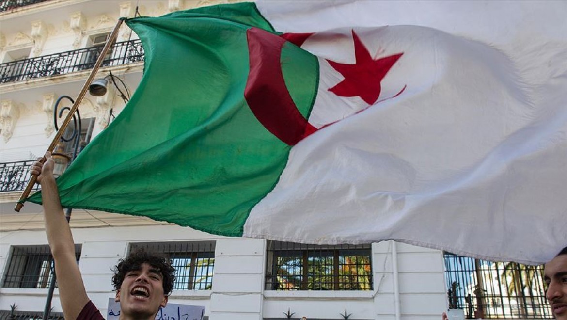 Cezayir'de Muhalefetten Yeni Yol Haritası