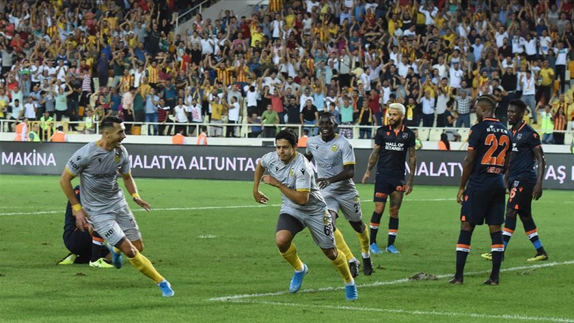 Malatyaspor Başakşehir'i 3 golle geçti