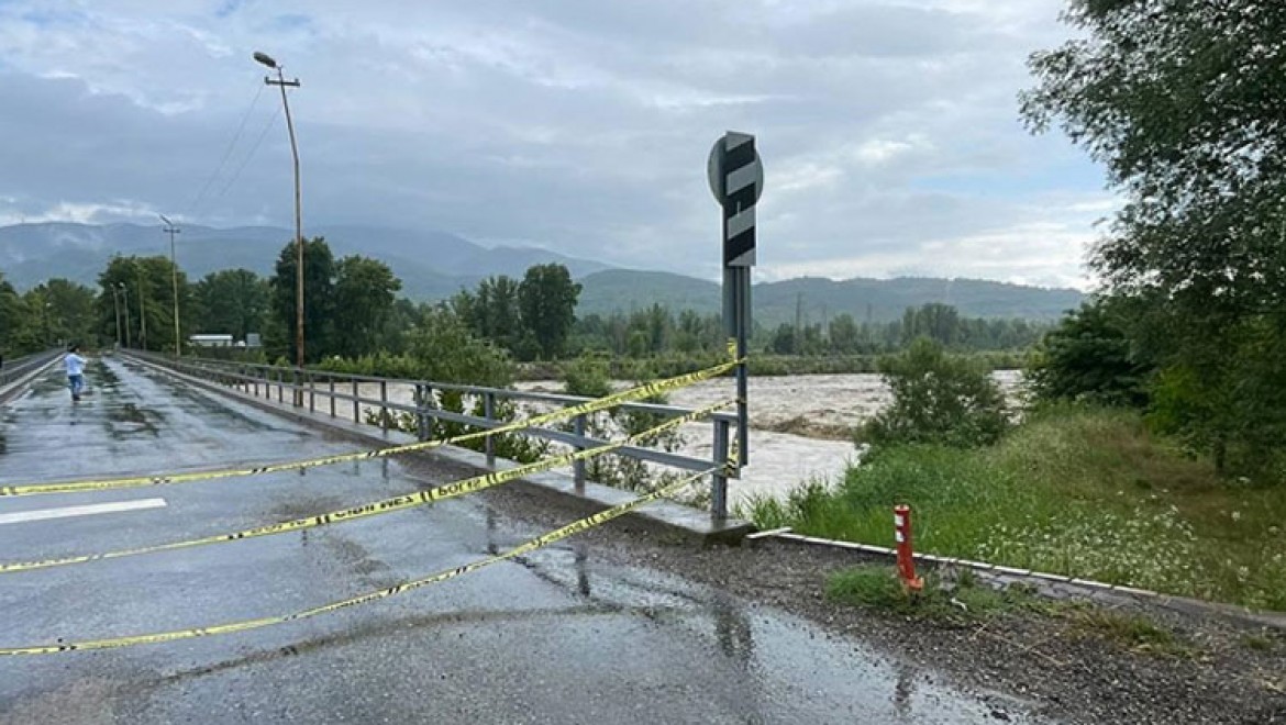 Zonguldak'ta yağmur nedeniyle engelli ve hamile kamu görevlileri izinli sayılacak