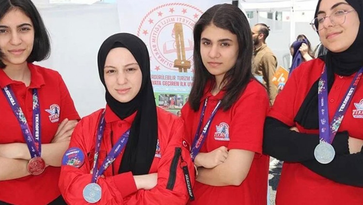 Diyarbakırlı kız öğrenciler hazırladıkları turizm projesiyle TEKNOFEST'te ikinci oldu