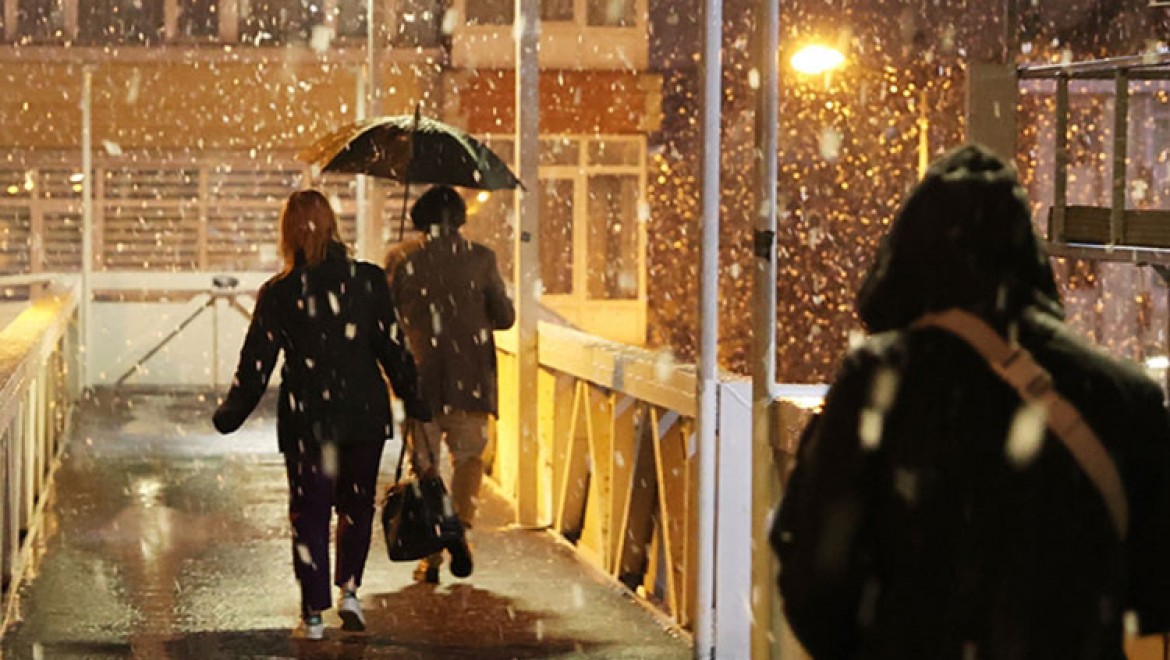 İstanbul Valiliği, beklenen olumsuz hava şartlarına karşı alınan önlemleri açıkladı