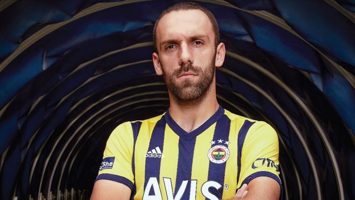 Fenerbahçe'de yeni sezon formaları satışa sunuldu