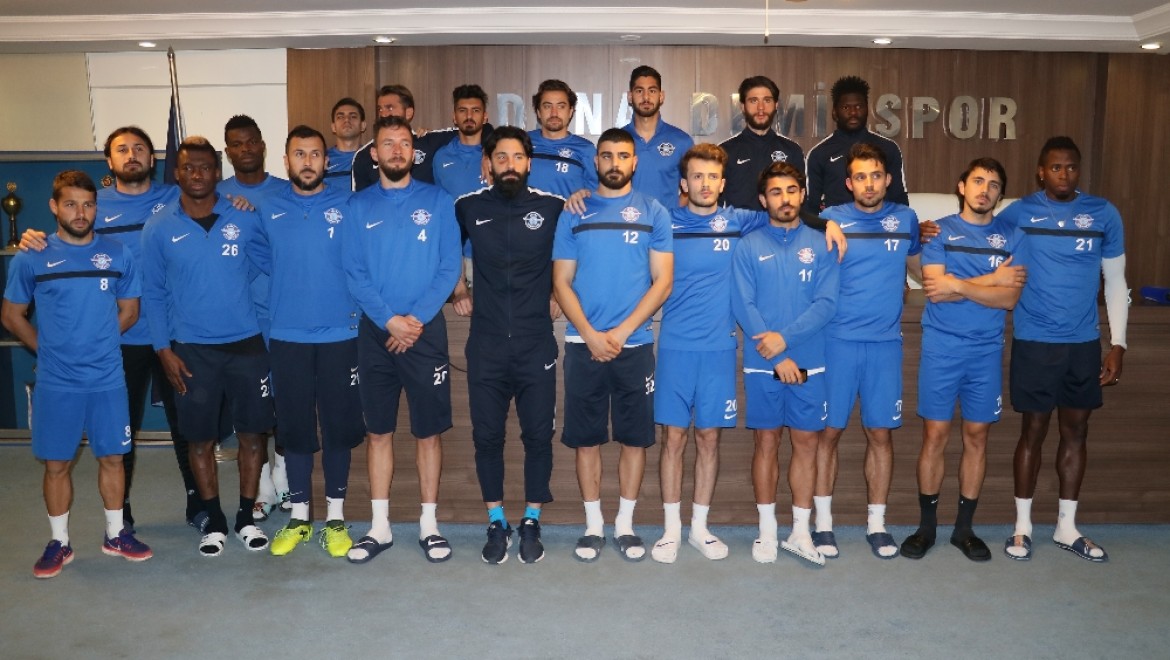 Adana Demirsporlu Futbolcular Kulübü Boykot Etti