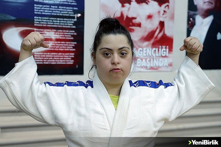 Down sendromlu milli judocu Bengi Aleyna, şampiyonluk hayaliyle çalışıyor