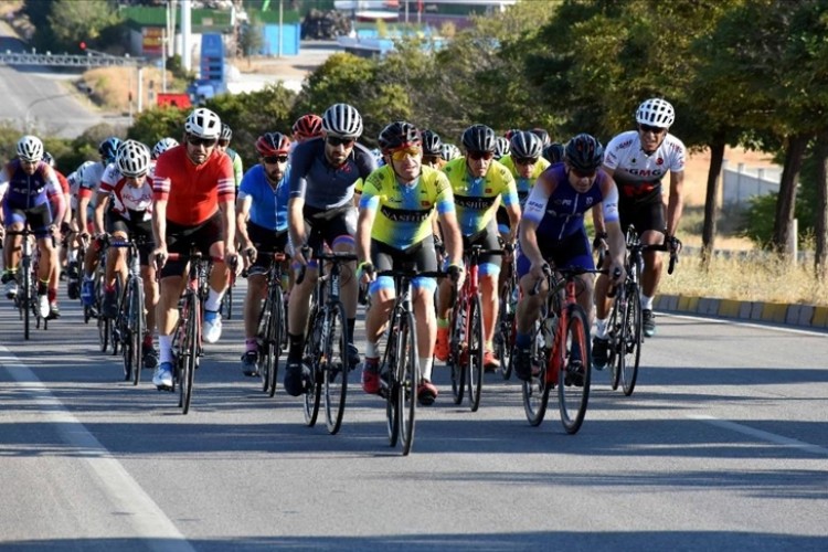 Türkiye Bisiklet Şampiyonası 7. Etap Puanlı Yol Yarışları sürüyor