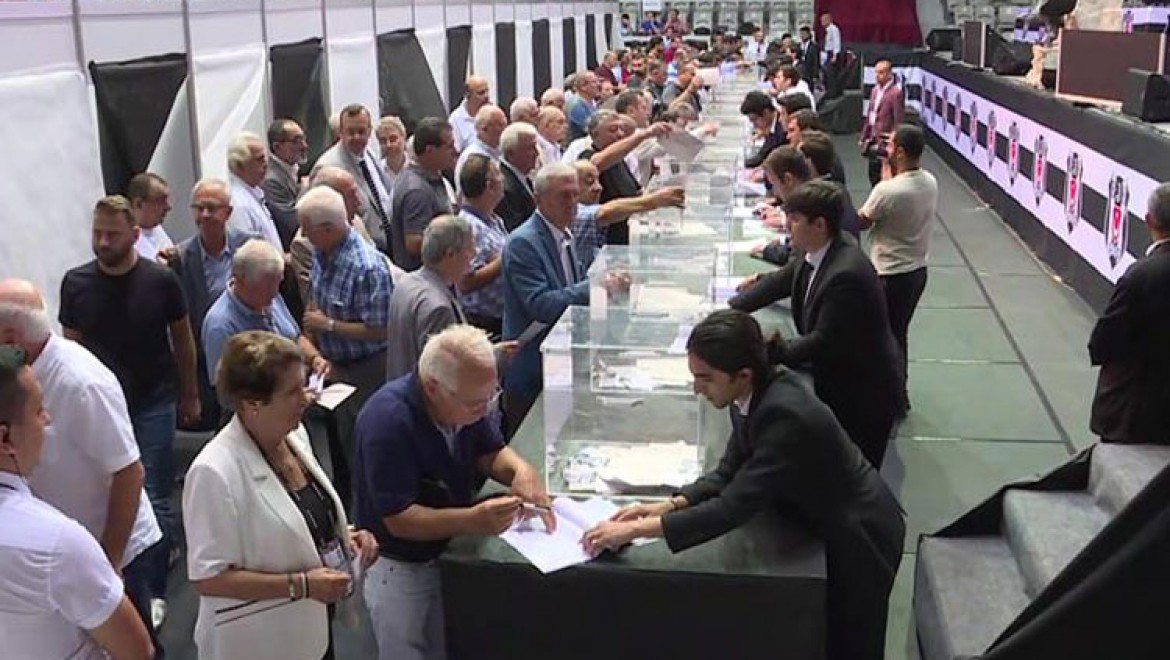Beşiktaş'ta Olağanüstü Seçimli Genel Kurul Başladı