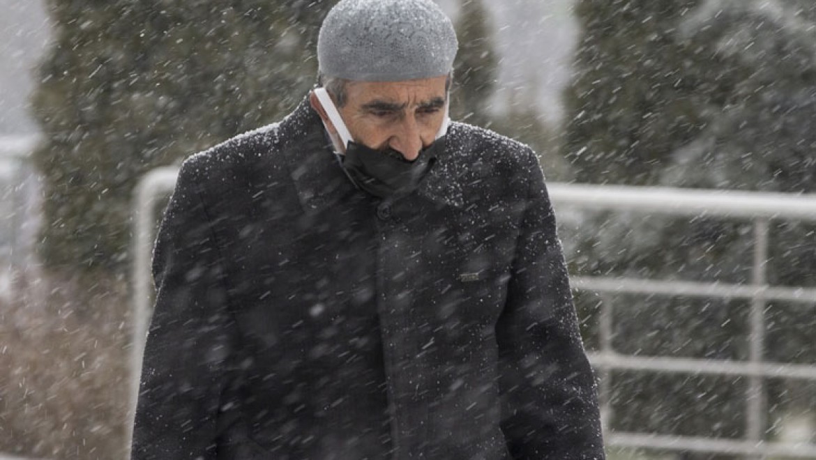 Doğu Anadolu'da başlayan kar yağışı aralıklarla etkisini sürdürecek