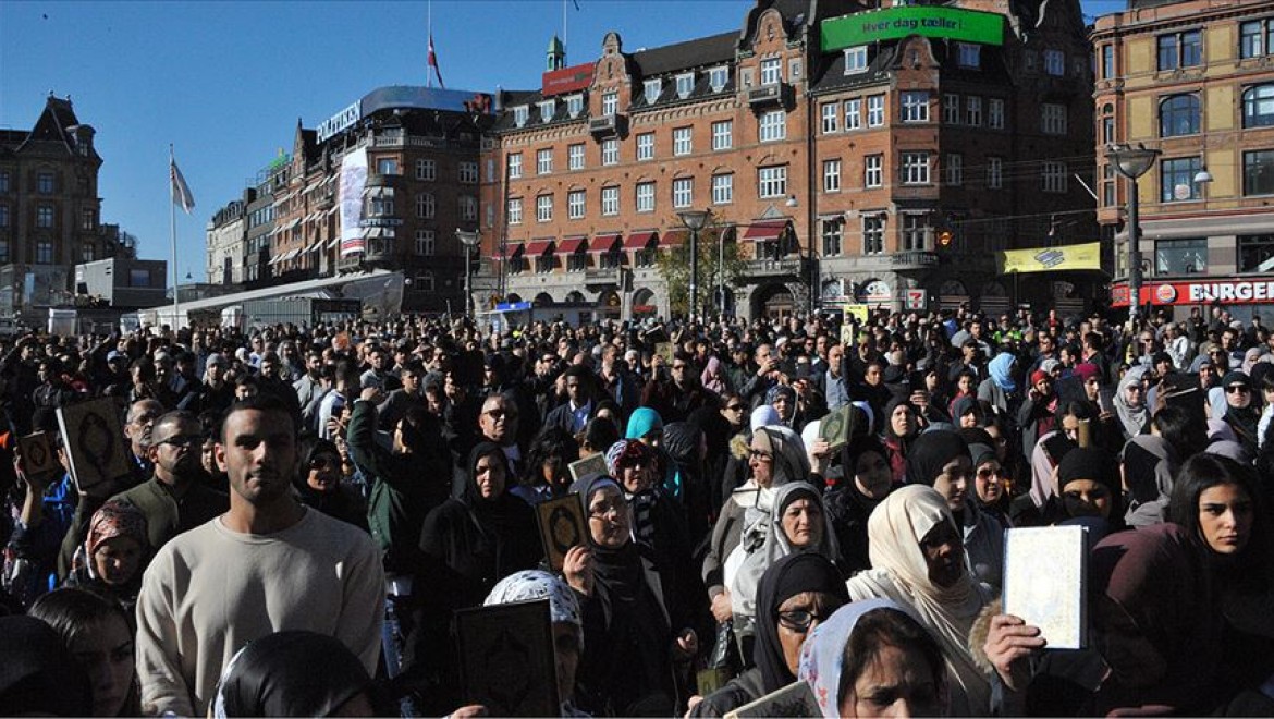 Danimarka'da Müslümanlardan yürüyüş
