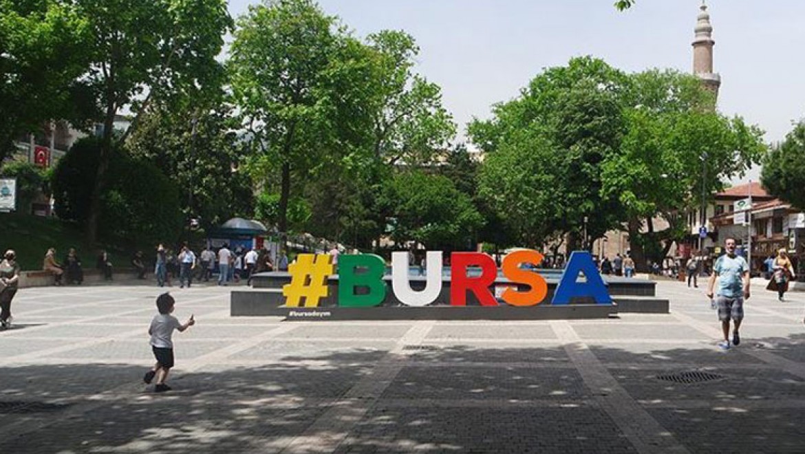 Bursa'daki bazı cadde ve alanlarda maske takma zorunluluğu getirildi