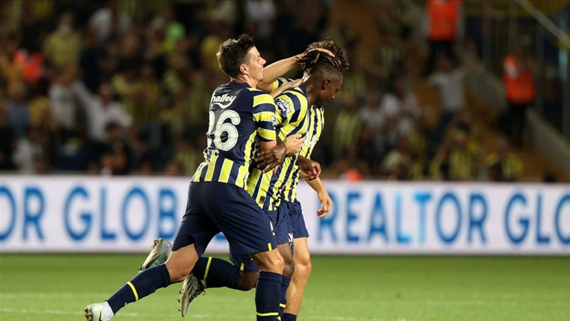 Fenerbahçe, ligdeki rakiplerine karşı üstün