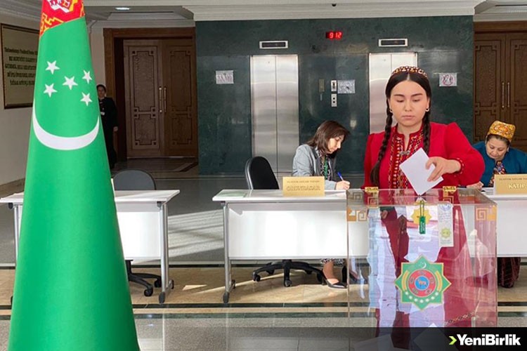 Türkmenistan'da milletvekilliği seçimleri için oy verme işlemleri başladı