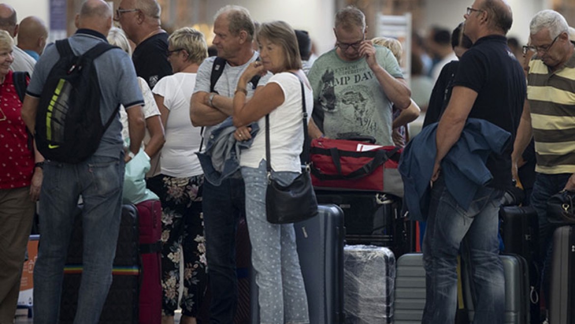 Antalya'ya hava yoluyla gelen yabancı turist sayısı 12 milyonu aştı