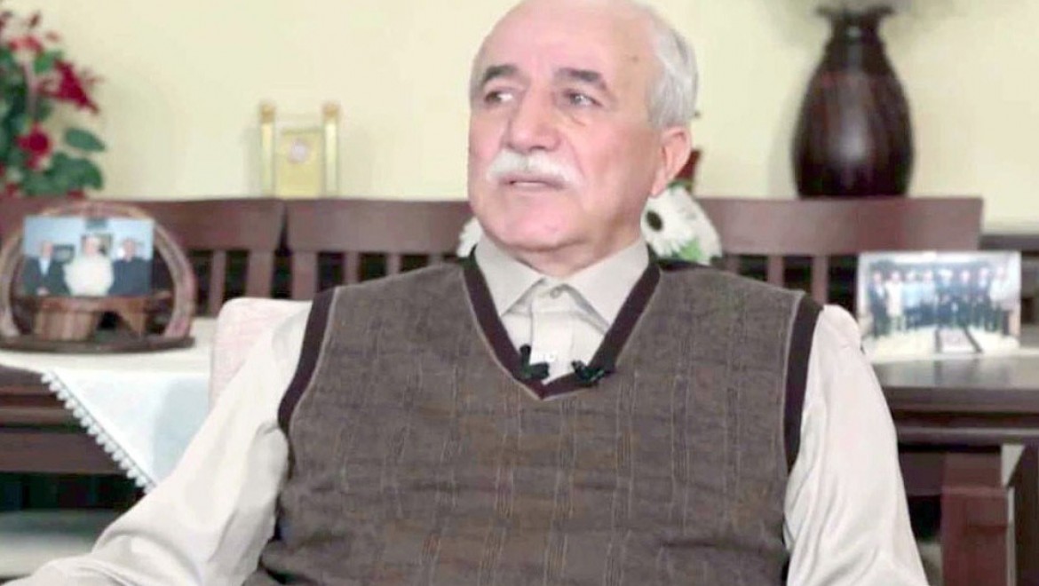 "Gülen'in Köpeğiyim" Diyen Profesöre Hapis Cezası