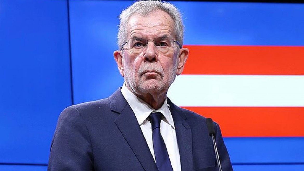 Avusturya Cumhurbaşkanından başörtüsüne destek