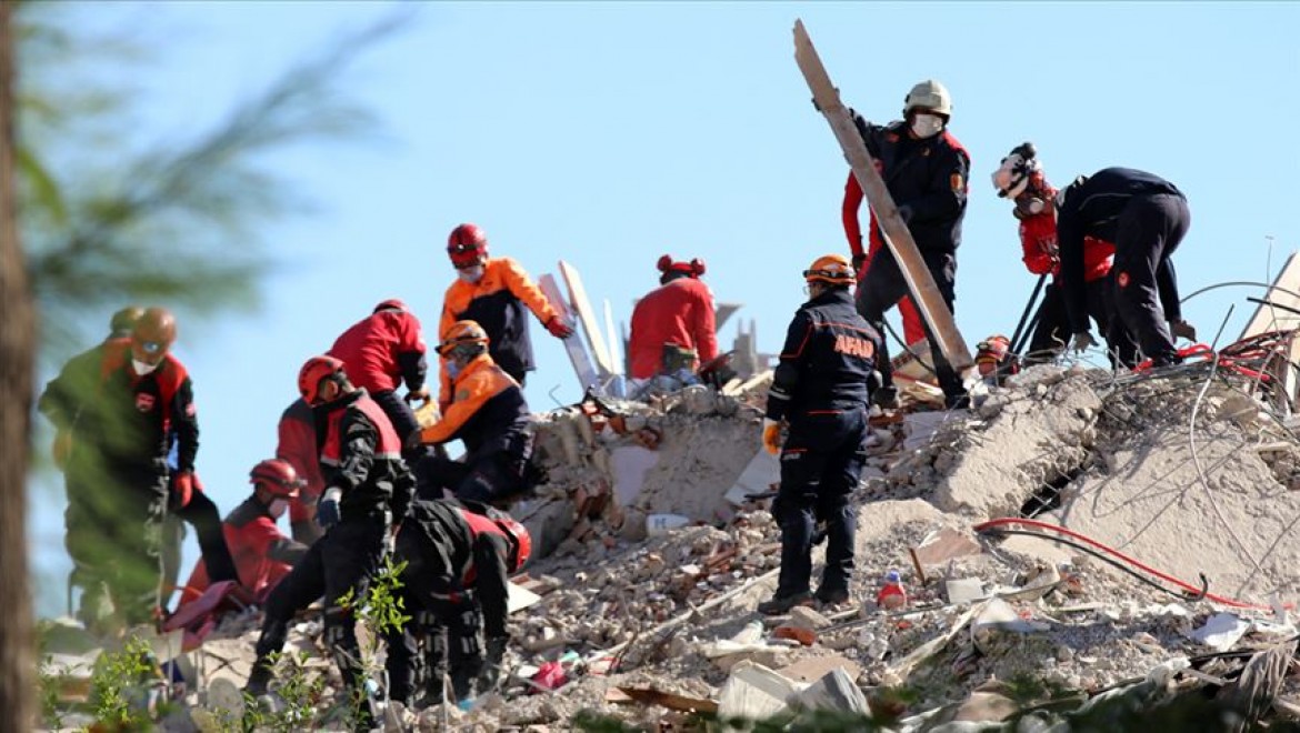 Sağlık Bakanı Koca: Depremde hayatını kaybedenlerin sayısı 35'e yükseldi