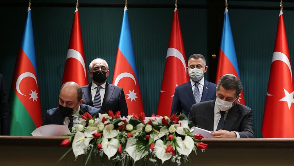 Milli Eğitim Bakanı Selçuk, Türkiye-Azerbaycan Mesleki Eğitim Kurumunun imzasını attıklarını bildirdi