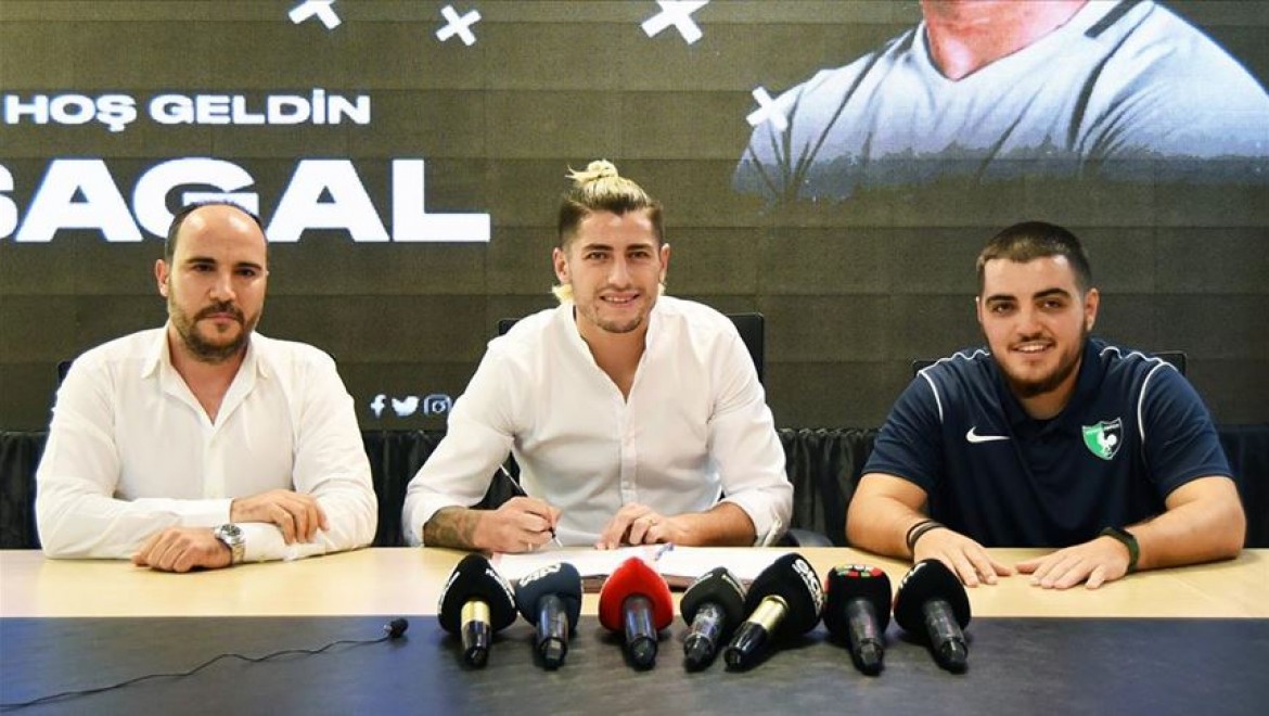 Denizlispor'un yeni transferi Sagal sözleşmeye imza attı