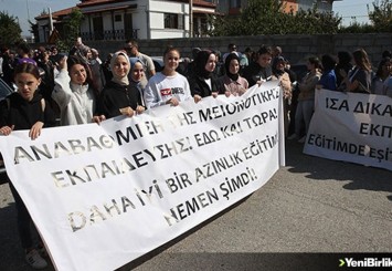 "Dönüşümlü eğitim"i protesto eden Batı Trakyalıların talepleri kabul edildi