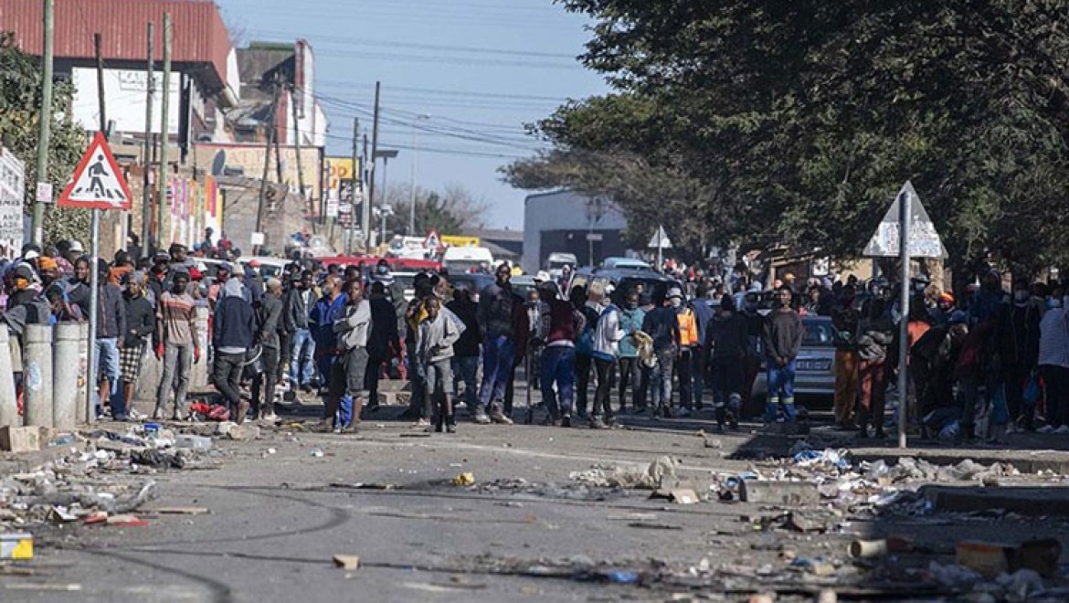 Güney Afrika'da eski Cumhurbaşkanı Zuma'nın hapsedilmesi ile başlayan şiddet olayları 10. gününde