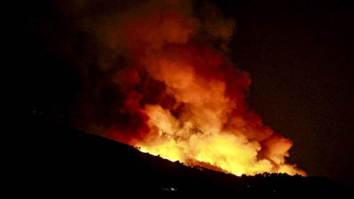 Sisam Adası'nda Yangın