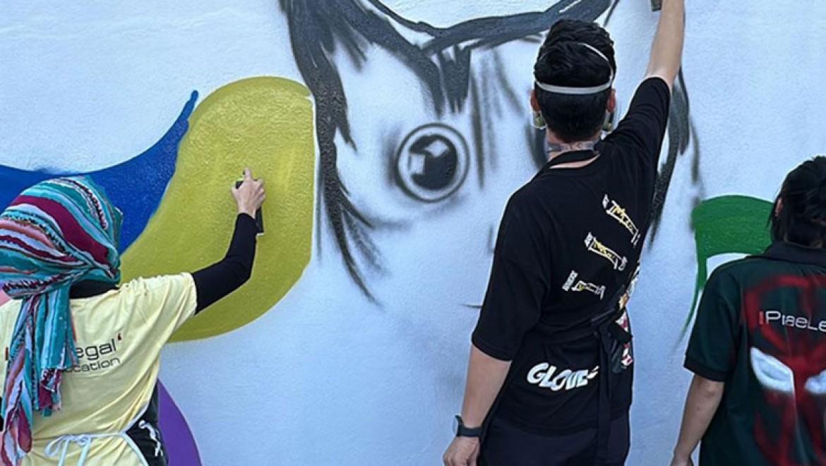 Gönüllü gençler depremlerden etkilenen kentleri grafitilerle süsleyecek