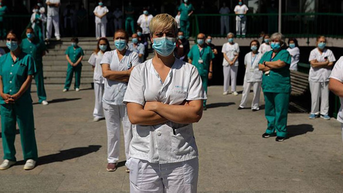 İspanya'da sağlık çalışanları eylem yaptı