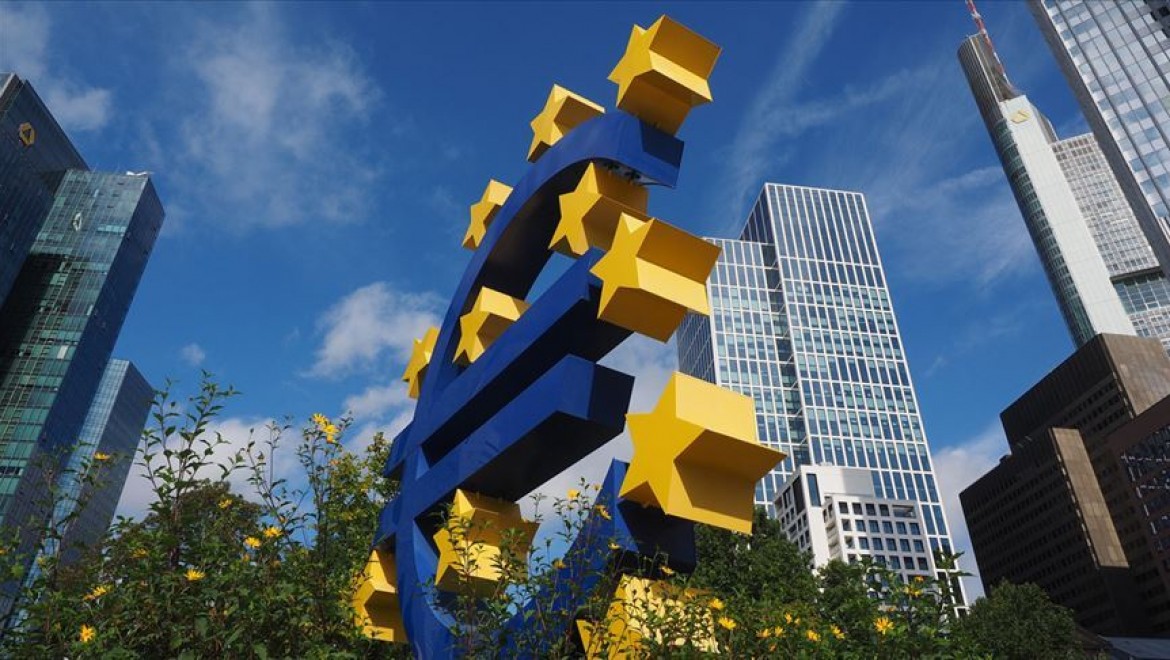 ECB'den zayıf küresel ticaret uyarısı