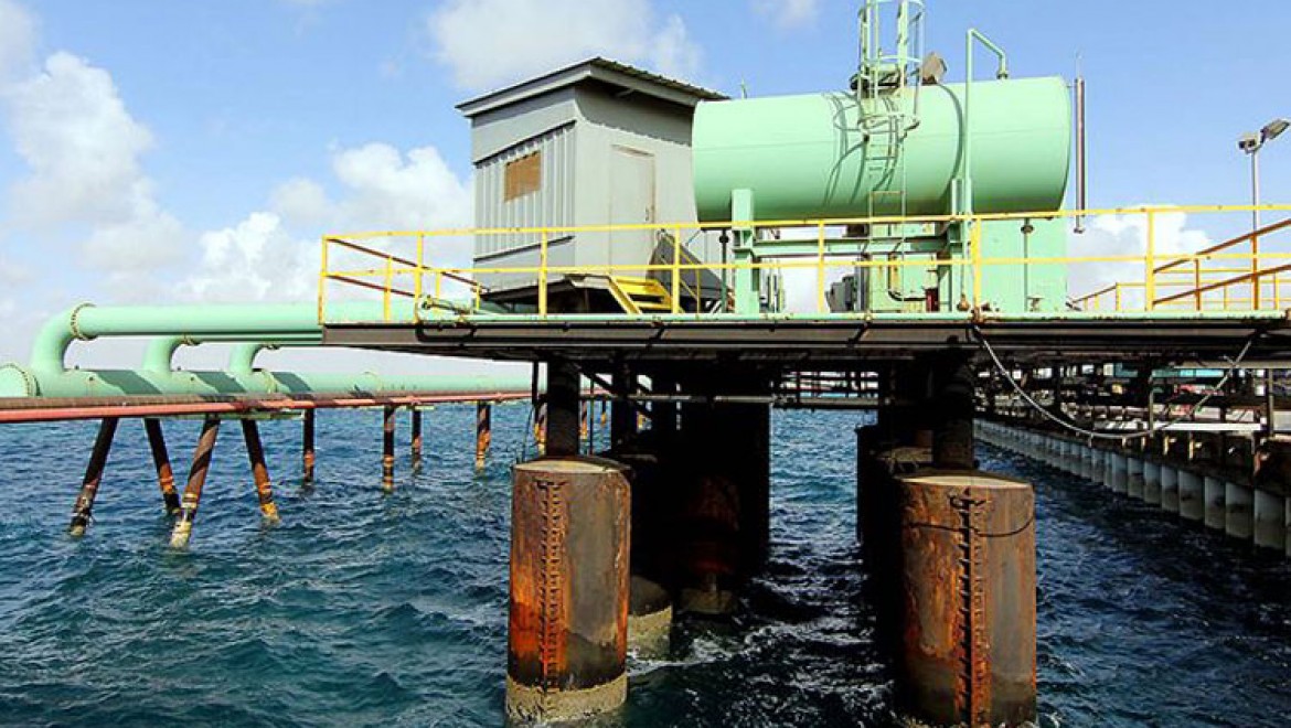 BAE Hafter'e destek için Libya petrolünü illegal yollarla satmaya çalışıyor