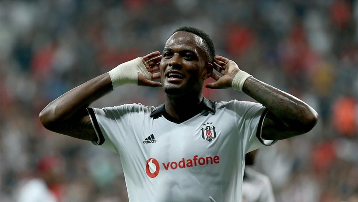 Ligde 19 gol atan Larin Beşiktaş'ta sezonun en skorer ismi oldu