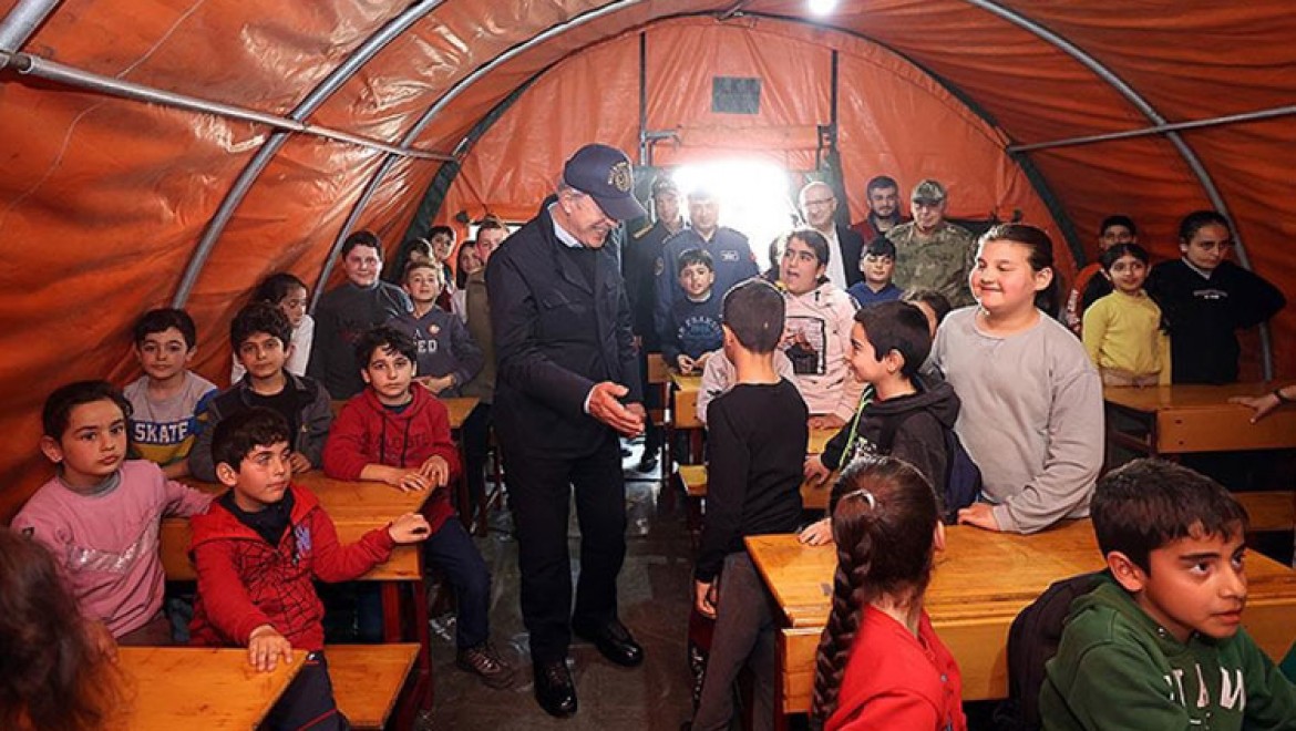 Depremin vurduğu illerde eğitim-öğretime "Mehmetçik Okulu" desteği