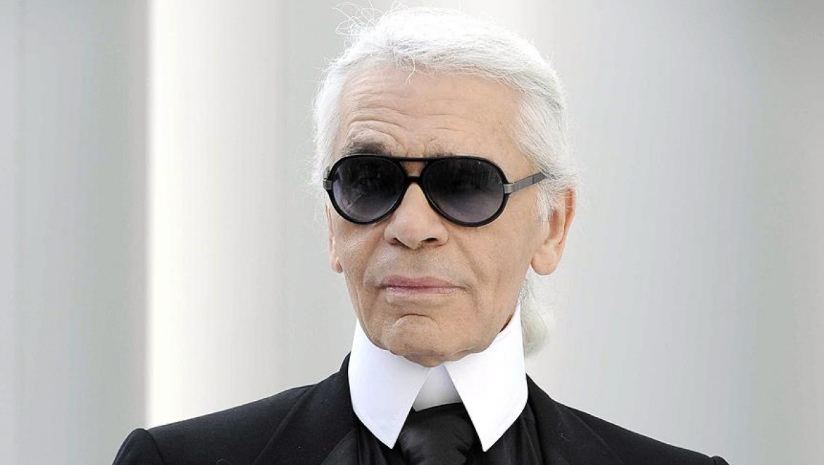 Moda Tasarımcısı Karl Lagerfeld Hayatını Kaybetti