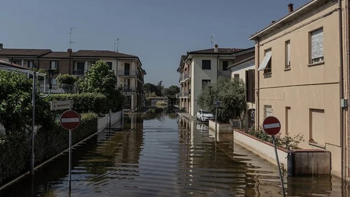 Fransa İtalya'ya sel felaketi nedeniyle su tahliye sistemi gönderiyor