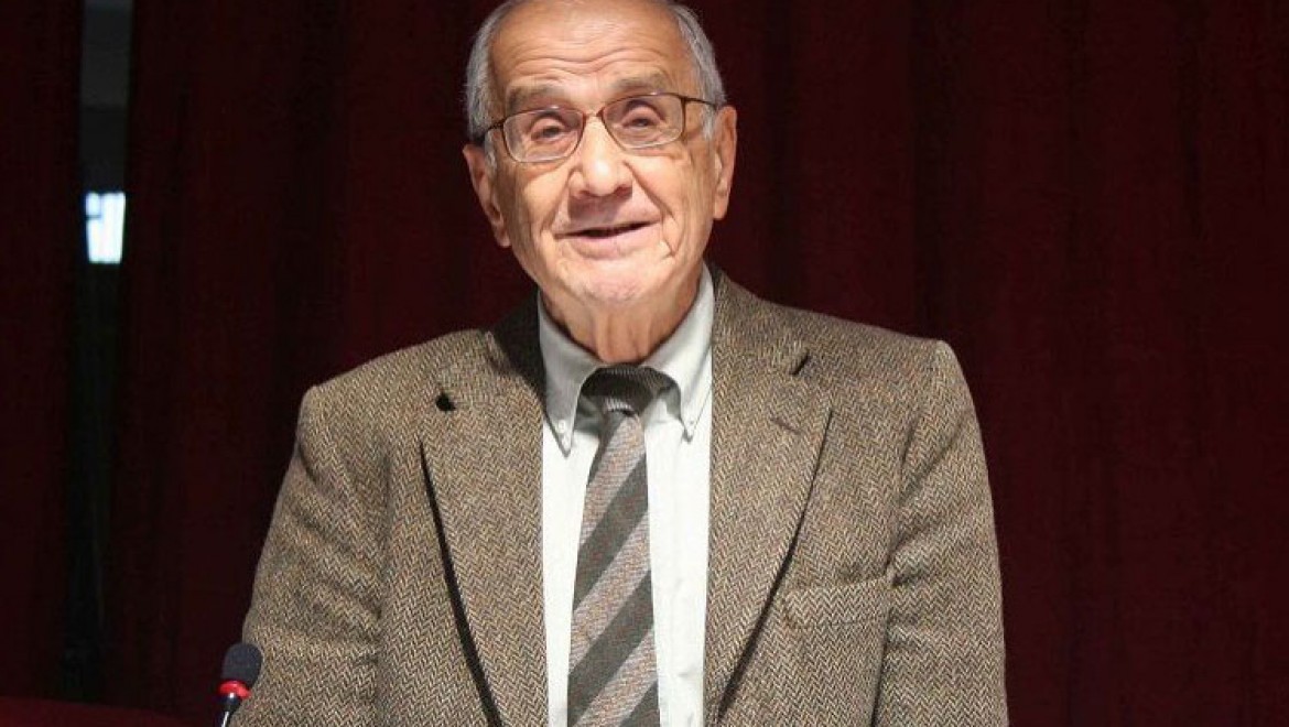 Prof. Dr. Mümtaz Soysal hayatını kaybetti